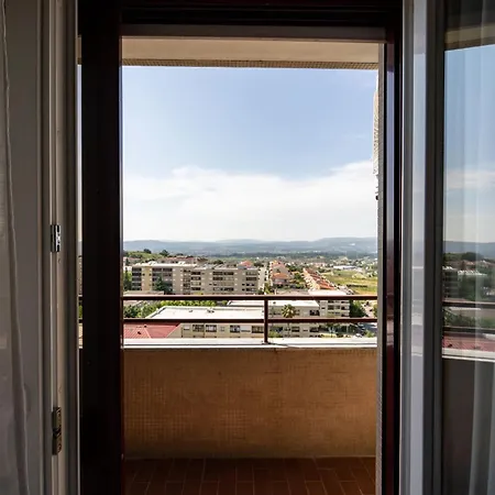 Feliciano Ramos 3 - T4 Familiar Perto Do Centro Da - Apartamento *