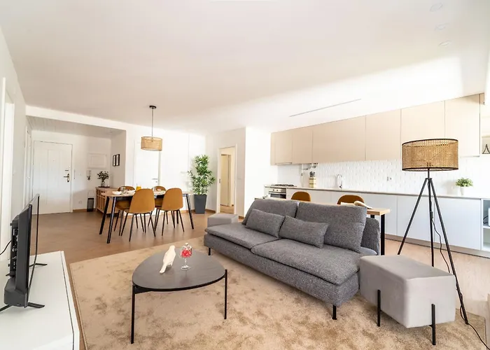 Apartamento Feliciano Ramos 3 - T4 Familiar Perto Do Centro Da - *