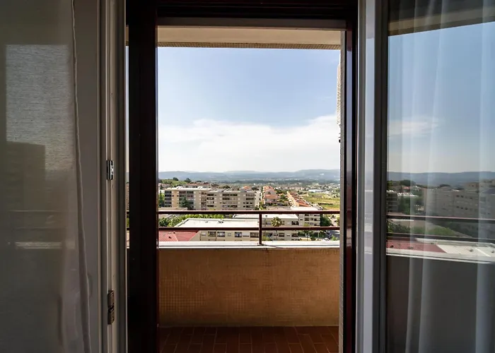 Feliciano Ramos 3 - T4 Familiar Perto Do Centro Da - Apartamento *