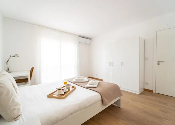 Feliciano Ramos 3 - T4 Familiar Perto Do Centro Da - Daire